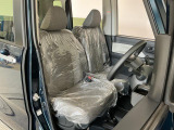 【運転席・助手席】内装ルームクリーニング済みです。しっかり綺麗にしていますので、是非、お確かめください。車に自信があるからこそ、是非一度ご来店頂き内外装も見てもらえると幸いです。