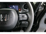 Hondaセンシングの機能のひとつ、アダプティブクルーズコントロール付!アクセルから足を離しても設定したスピードと前車との車間を保ち走行してくれます!車線維持もアシスト☆高速道路で疲労軽減ですね☆