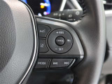 アダプティブクルーズコントロール機能付きです。走行中に先行車の様子を検知しながら、設定した車速の範囲内で先行車との距離のキープを支援します。詳細は販売店スタッフまでおたずねください。