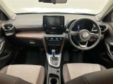 高いホールド性で運転姿勢が安定します。長距離ドライブでも疲れにくいのが魅力です。快適なドライビングライフをお送りください♪