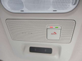 SOSコールは高性能の位置情報、センサー情報とともに専門のオペレーターにつながる。万が一の事故発生時には、エアバック展開と連動し自動通報されます。(別途費用が掛かります)