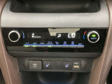 オートエアコンは温度を設定するだけで、自動で風量などを設定してくれます。運転しながら操作も必要ないので、安全性も向上します。