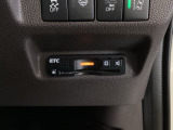 ハンドルの右下にETCがついています。高速道路の料金所の通過も楽々です!。 カードの取り出しもしやすい場所についています。
