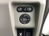 電動格納ミラー付きで、ミラーの開閉がワンタッチで行えます。
