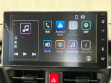 【9インチスマホ連携ディスプレイオーディオ】 対応しているスマホアプリを大画面で使えます!フルセグテレビやラジオの視聴、Bluetooth接続による音楽鑑賞、ハンズフリー通話なども利用可能です。