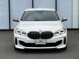 BMWを熟知したメカニックによる、360度の納車前点検。ドイツ本国と同様の教育・訓練を受けたメカニックが徹底的に点検、整備した後にお客様にお引渡しします。