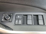 全席パワーウインドです。ドアミラーの格納調整も行えます!