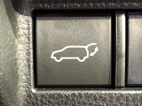 【パワーバックドア】スマートキーや運転席のボタンを押すだけでリアゲートが自動で開閉します!荷物を持っている時や、高い位置にあるバックドアを閉める際に便利な機能です♪