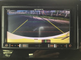 バックモニター付きで、車庫入れやバック時の後方確認をサポート。