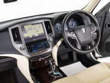使いやすさや安全性を追求したステアリング周り!高級車ゆえにスイッチ類が多いのも特徴ですね!考え尽くされた配置ですぐに使いこなす事が出来ますのでご安心下さい!是非、体感してみて下さい!!