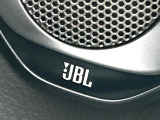 【JBLサウンドシステム】高度なチューニング能力が搭載されており、高音質な音楽をお楽しみいただけます♪