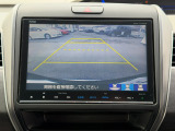 駐車時の安全確認をサポートするバックカメラも使用できます。インターナビで様々な情報を得ることもできます。