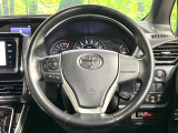 インテリアに合わせたデザインのステアリングは、運転される方のことも考え、運転しやすい形状、大きさです。是非一度、実際に触ってお確かめください。