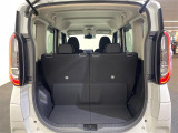 【トランク】積み込みやすくて、たっぷり積める荷室です。シートアレンジできるものは、乗車人数と荷物の量や大きさによってシートを動かすことができるので、より快適なドライブが可能です!