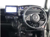 見通しのよいすっきりとした視界で、誰でも運転しやすいです。運転のしやすさは疲れにくさにも繋がりますよ♪