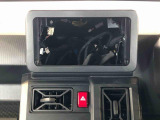 当車両はオーディオレスです。多彩なナビゲーション・オーディオをご用意しております。詳しくは当店スタッフにお問い合わせください。