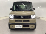お客様に安全で快適なカーライフをお送りいただくために、中古車にも高いレベルの品質基準を設け、その基準に従って、全ての中古車について納車前整備を実施しています。