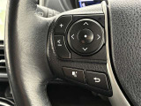 運転中、オーディオの操作をしてて、ハッとしたことはありませんか?ステアリングスイッチは、運転中でもハンドルでオーディオの操作が可能です。安全なドライブをサポートします。