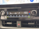 オートエアコンは温度を設定するだけで、自動で風量などを設定してくれます。運転しながら操作も必要ないので、安全性も向上します。