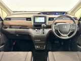 いつでも気持ちよく運転できて、使い勝手のいい収納や体をケアするシート、細部にまでこだわったインテリア♪