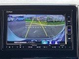 バックモニター付きで、車庫入れやバック時の後方確認をサポート。