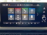 Honda CONNECTディスプレーはナビ、スマホ連携、車両情報表示、各種設定操作を一つに集約した高機能タッチパネル。直感的に使える便利なインターフェースです。