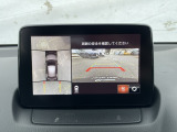 狭い場所での駐車やすれ違いなどでより的確な運転操作に役立つ360&deg;ビューモニターが装備されています。