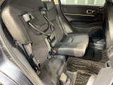 後席をはね上げれば、「もうひとつの荷室」が生まれます。