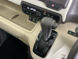 発進時から滑らかに加速する無段階変速のCVTはストップ&ゴーの多い街の中も快適です