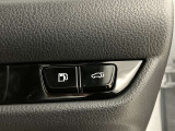 パワーバックドア装備です。ゴルフ場やホテルの車寄せでもスマートに荷物の出し入れが可能です♪♪