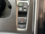 電子パーキングに加えてブレーキホールドシステムを装備しておりますので、信号待ちや踏み切り待ちでもブレーキを踏まずに停止できます!発進する際はアクセルを踏むだけですので渋滞時などはかなり楽ですね!