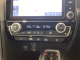 オートエアコン☆室内の温度調節として冷房・暖房が出来るのはもちろんのこと冬場や雨天時の窓の曇り取りとしても活躍します☆