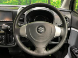 【純正革巻きステアリング】上質な革を使用することで、手にしっかり馴染みとても運転しやすいハンドルです♪