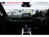 ドライバー目線の画像です。室内や視界もとても広いため運転しやすいですよ。ぜひご来店の際はお掛け下さい。