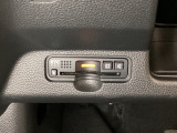 ハンドルの左下にETCがついています。高速道路の料金所の通過も楽々です。 カードの取り出しもしやすい場所についています。