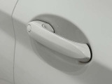 コンフォートアクセス付きでキーを携帯していれば施錠、開錠が可能です。