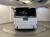 バックカメラが付いているので後方確認が非常にしやすいです。今や運転初心者も熟練者も必須装備!ついていて損はないですね♪