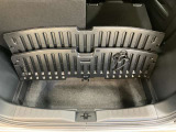 【ラゲッジルーム】実用性に優れた二段式ラゲッジル-ムでお荷物を別々に収納が可能♪♪