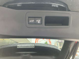 トランク開閉時にボタン一つで操作できるパワーバックドアを搭載。荷物の乗せ降ろしがラクラク☆