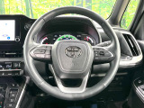【純正革巻きステアリング】上質な革を使用することで、手にしっかり馴染みとても運転しやすいハンドルです♪