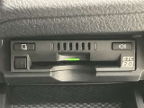 高速道路で便利な【ETC2.0】を装備しています。光ビーコン搭載で渋滞情報などナビゲーションと連動することで機能も充実いたします。他、観光施設に立ち寄るための高速料金割引サービス等もございます。