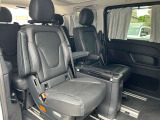 メルセデス・ベンツの定める厳しい基準をクリアしたお車のみをご案内させて頂きます。納車前整備はメーカー規定に基づき当店3Fの指定工場で入念に行なわれます。熟練のメカニックがお客様のお車を整備致します。