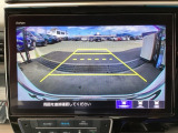 バックモニター付きで、車庫入れやバック時の後方確認をサポート。