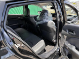 【後部座席】大人が座っても余裕のある広さです!!頭上や足元のスペースも広く取ってあります!