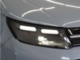 【LEDヘッドライト+デイタイムランニングランプ】主流のLEDヘッドライトに、日中でも他者からの視認性を良くするデイタイムランニングランプ装備!スタイリッシュでかっこよく仕上がっています。