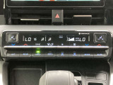 オートエアコンは温度を設定するだけで、自動で風量などを設定してくれます。運転しながら操作も必要ないので、安全性も向上します。
