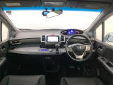 【前方視界】開放的な前方視界!運転がしやすく疲れにくいです♪窓が大きく、見通しがとっても良いおクルマですよ♪
