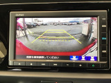 バックモニター付きで、車庫入れやバック時の後方確認をサポート。
