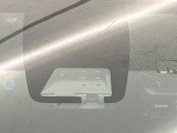 【トヨタセーフティセンス】走行中に前方の車両等を認識し、衝突しそうな時は警報とブレーキで衝突回避と被害軽減をアシスト。より安全にドライブをお楽しみいただけます。