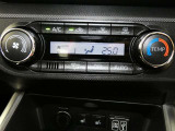 オートエアコンは、常にお好みの温度に調整ができ車内を快適な空間に保ってくれます。